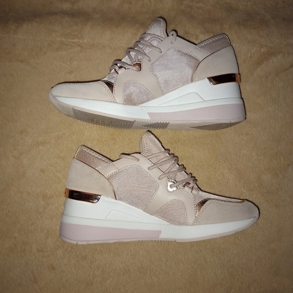 Michael kors Liv Trainer Wedge Sneakers Size 7.5 - Picture 8 of 11